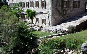Hostel The Grove